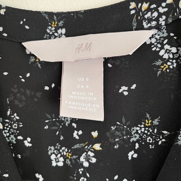 H&M Black Floral Short Sleeve Dress | Size 6 - Picture 4 of 9